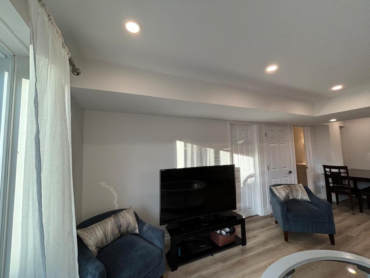 One-Bedroom Unit At Vista Hill Waterloo Esterno foto