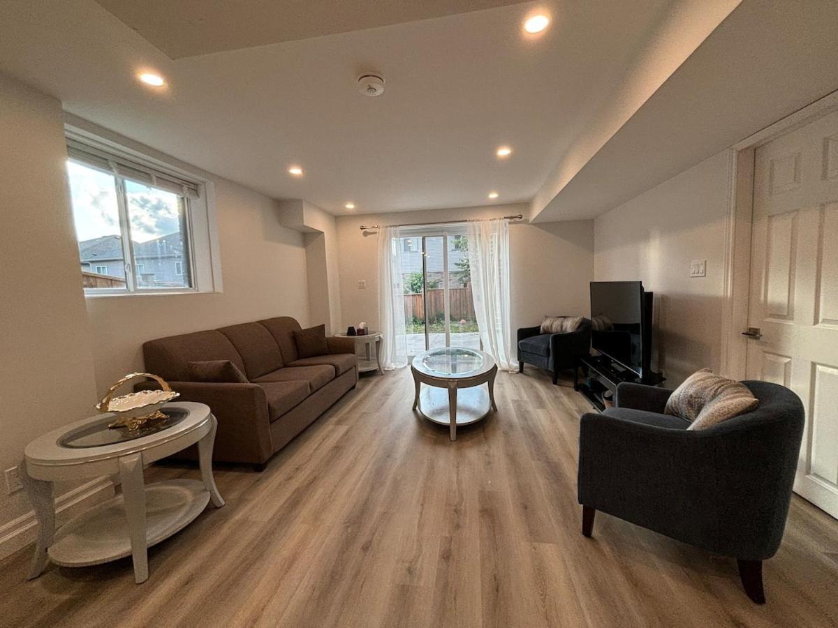 One-Bedroom Unit At Vista Hill Waterloo Esterno foto