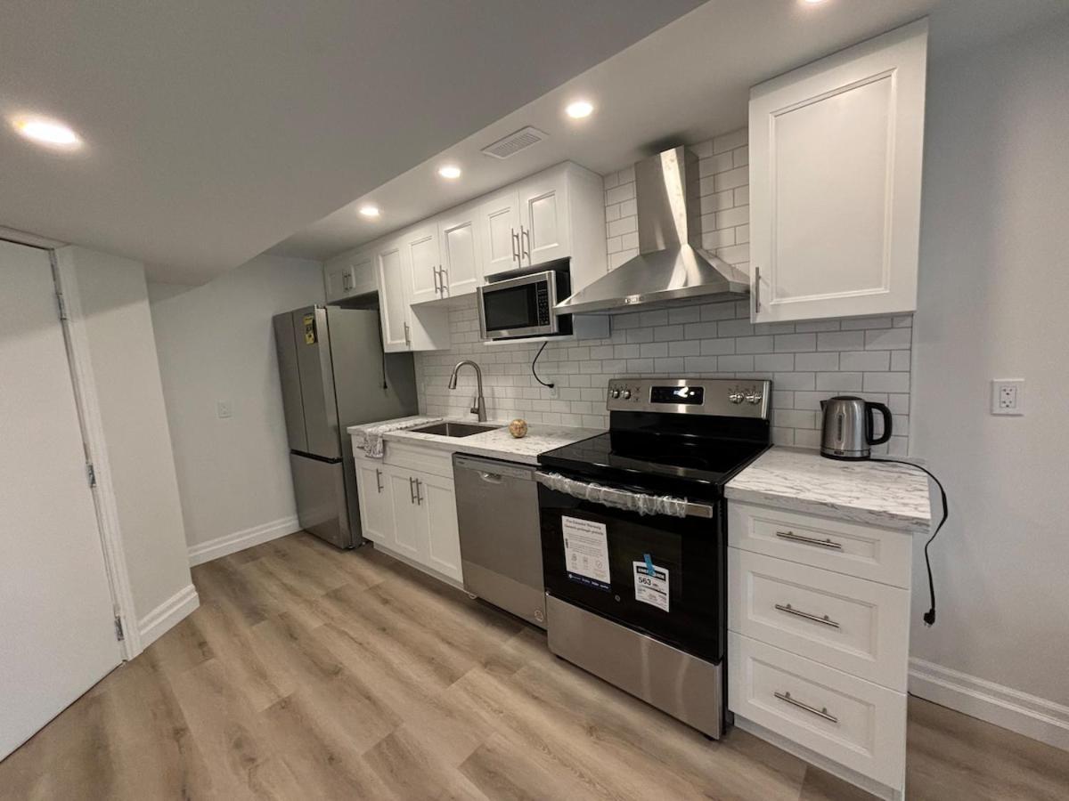 One-Bedroom Unit At Vista Hill Waterloo Esterno foto